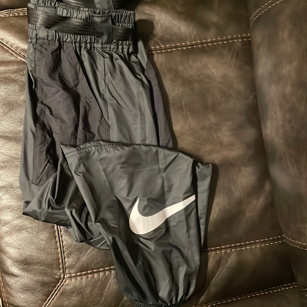Women’s Nike track pant